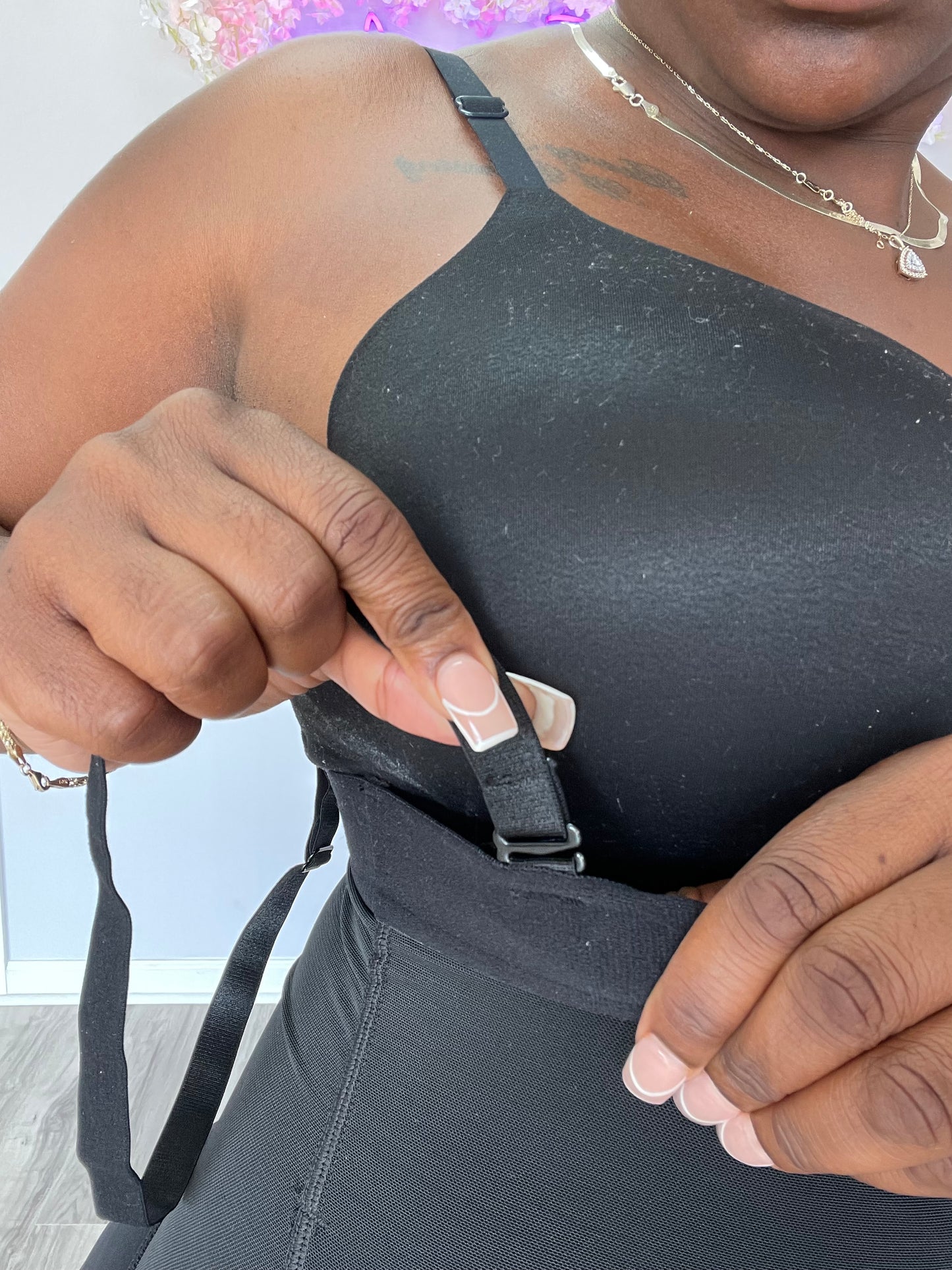 Faja with removeable straps