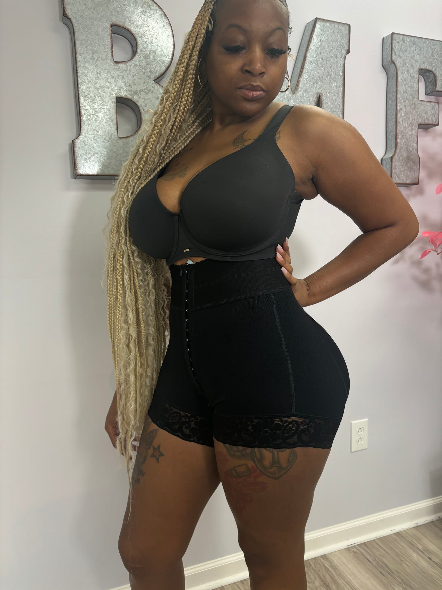 TOO FINE high waisted seamless shorts