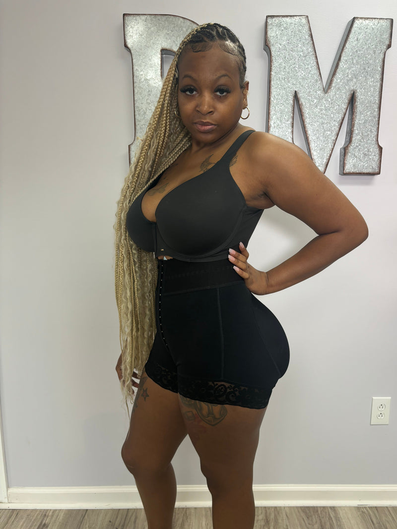 TOO FINE high waisted seamless shorts